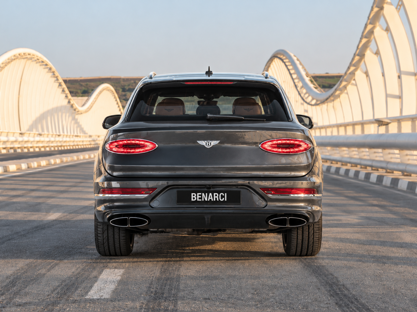 Bentley Bentayga — miniature 3